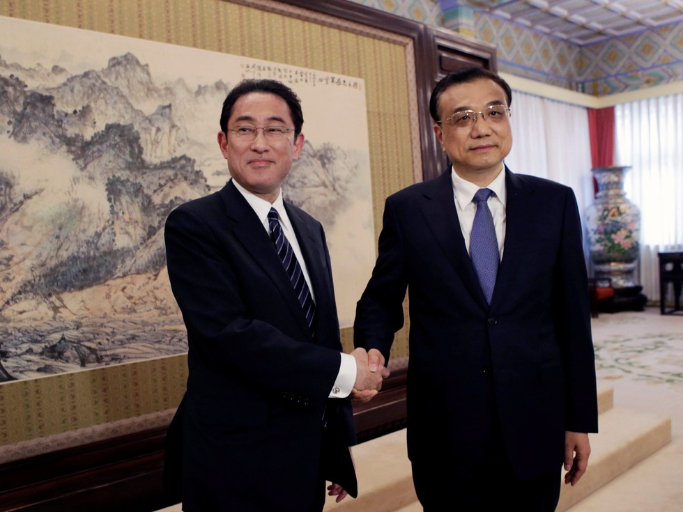 中国总理李克强会见日本外相岸田文雄
