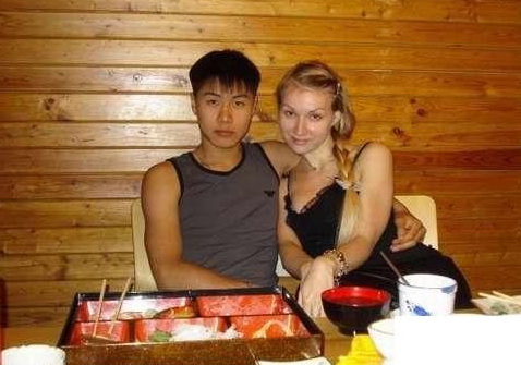 中国网友晒娶到了俄罗斯老婆的“幸福”生活.jpg