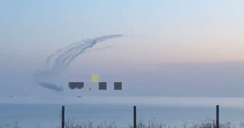 俄军从海上向乌方向发射了8枚“口径”巡航导弹