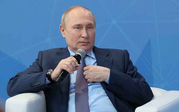 普京提倡俄罗斯将与金砖国家加大合作应对当下金融危机