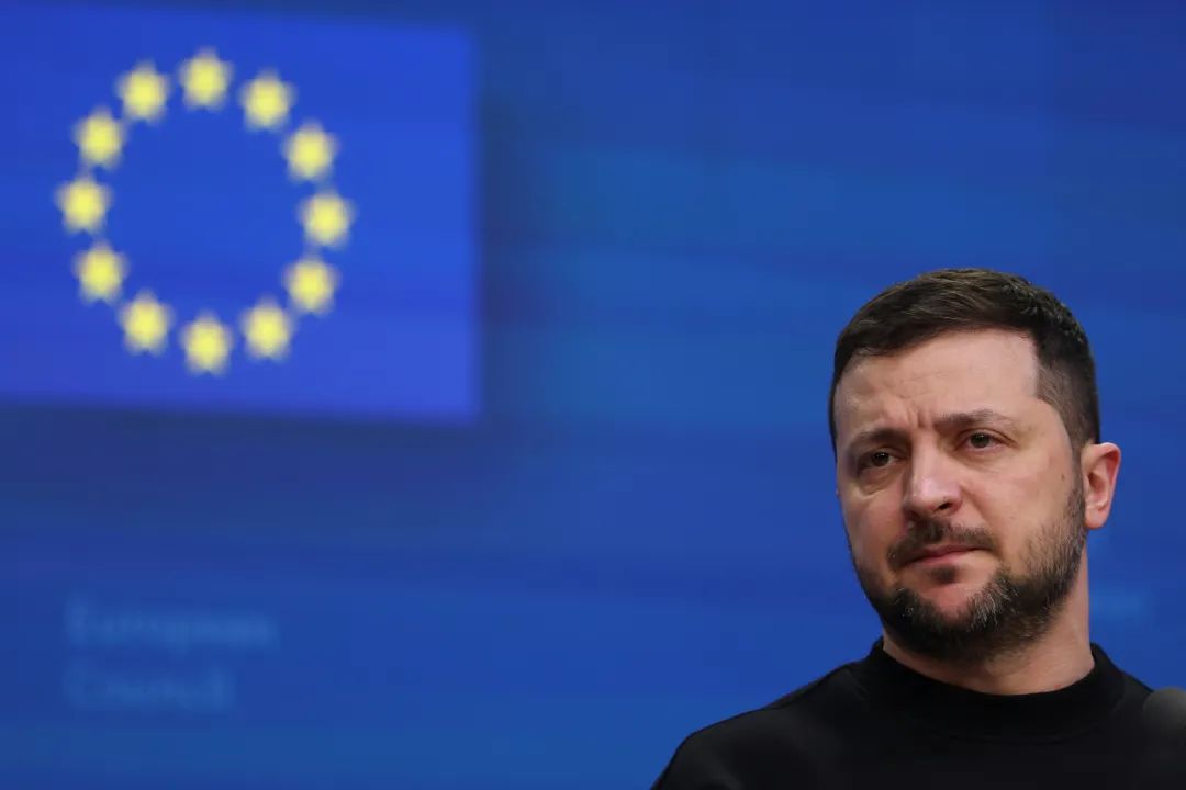 泽连斯基在欧盟峰会上敦促欧盟领导人提供更多武器，并争取尽快启动入盟谈判 ...