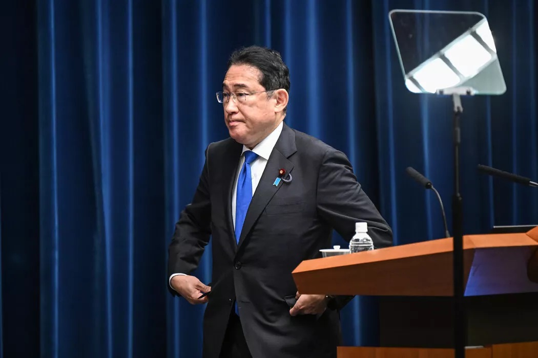 日本首相岸田文雄周三在东京举行新闻发布会后