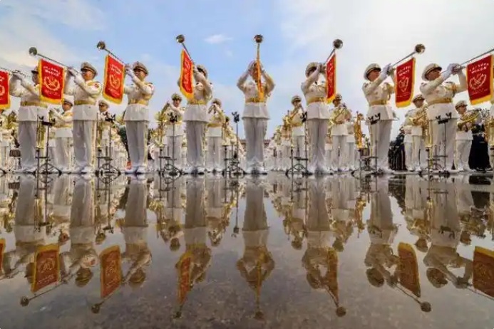 中国人民解放军联合军乐团在进行训练