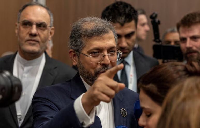 伊朗外交部副部长赛义德·哈提卜扎德在安塔利亚出席安塔利亚外交论坛时向记者发表讲话 ...