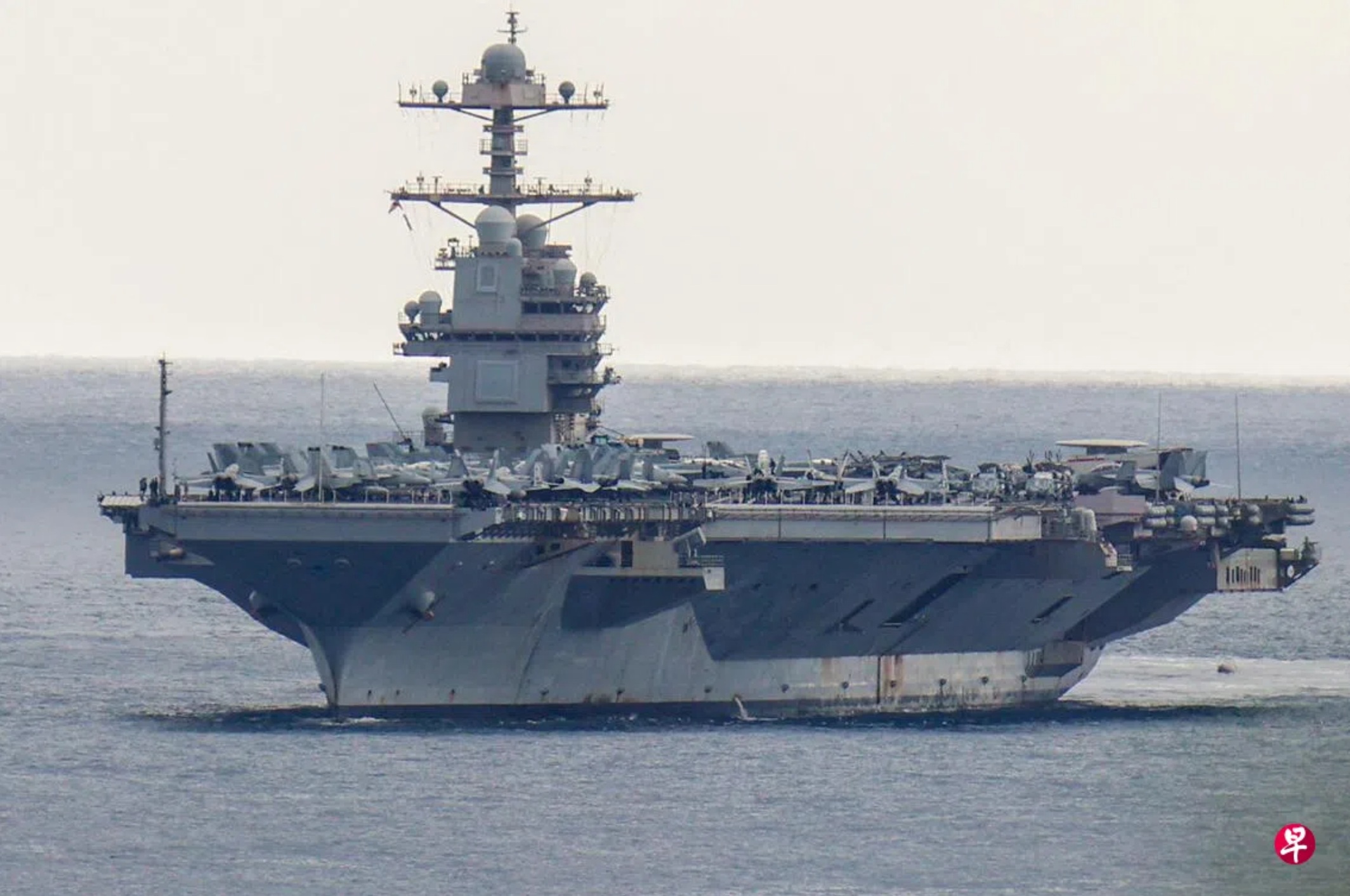 3月23日，美国海军“福特”号航空母舰抵达希腊克里特岛苏达湾海军基地